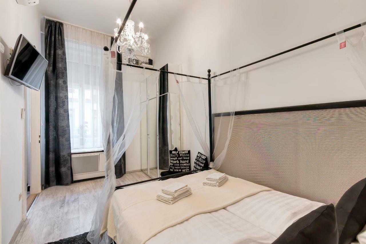 Sweet Dreams At King Street Silver Appartamento Budapest Esterno foto